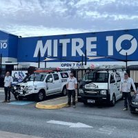 Mitre 10 Port Elliot crew on site